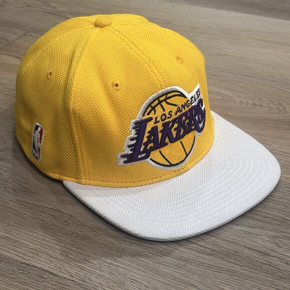 RARE Deluxe adidas™ Los Angeles Lakers Hat 2015 BasketBall Adjustable Snapback - Picture 1 of 11